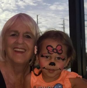 Meet your Posher, Lorraine